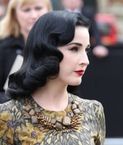 Gaya Rambut Populer: Memori Sirkus, Belah Tengah, hingga Bob ala Tahun 90-an_trends.co.id