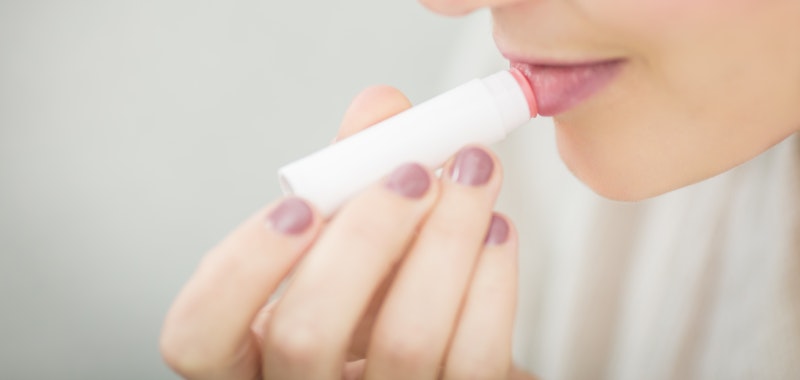 6 Tips Menjaga Kelembapan Bibir