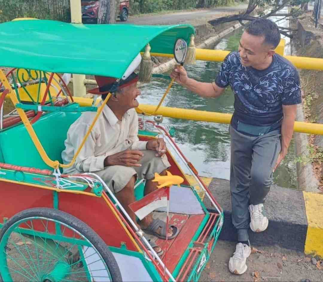 Inspirasi Hidup dari Tukang Becak Lansia: Semangat Tak Kenal Usia