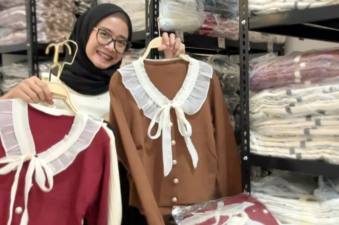 Knitwear! Tren Fashion Nyaman dan Stylish yang Digemari Wanita Muda