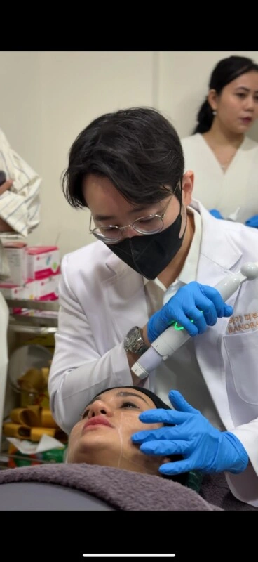 Perawatan di Banobagi Clinic. (Foto: Istimewa/Trends.co.id)