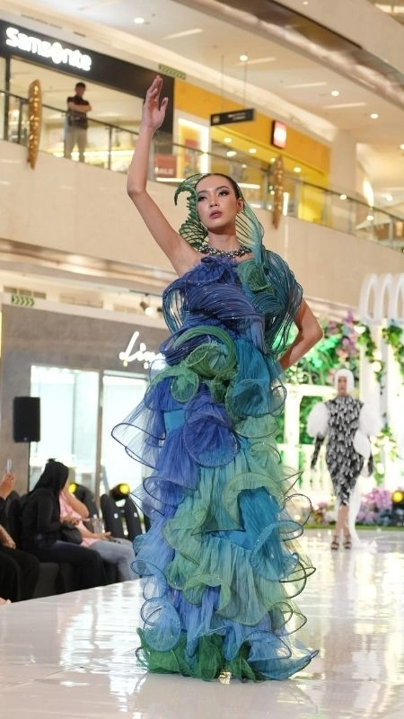 Salah satu koleksi Nandio dalam fashion show "Resurrection". (Foto: Istimewa/Trends.co.id)