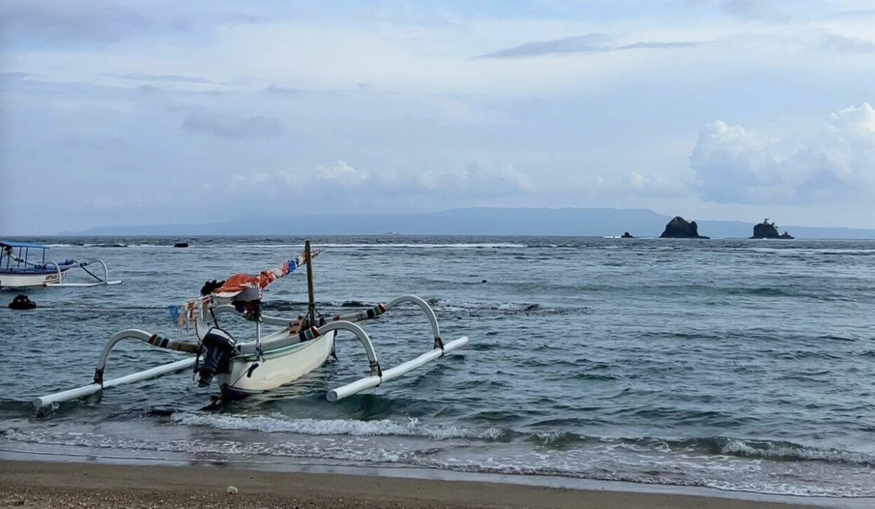 pantai candidasa karangasam