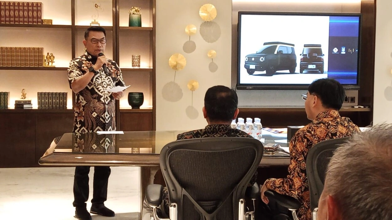 Founder MAB Jenderal (Purn) Dr. Moeldoko hadir dalam acara penandatanganan kerja sama antara PT Mobil Anak Bangsa (MAB) dengan Solarky Mobility Technologies (HK) Ltd dan PT Fortuna Ventura Investindo. (Foto: Trends.co.id)