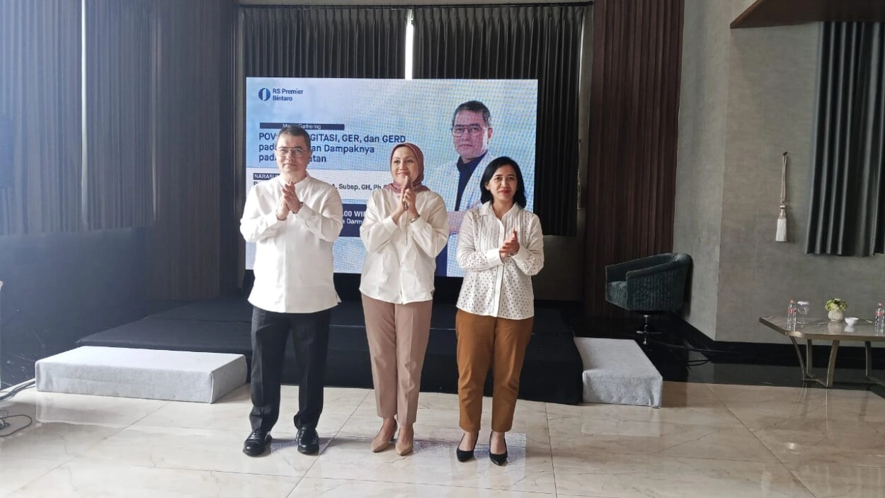 Prof. Dr. Badriul Hegar, Sp.A(K) dan Chief Executive Officer (CEO) RS Premier Bintaro. dr. Relia Sari, MARS, dalam Media Gathering & Health Talk “POV: Regurgitasi, GER, dan GERD pada Anak dan Dampaknya terhadap Kesehatan” di Jakarta, Rabu (4/2). (Foto: TRENDS.co.id)